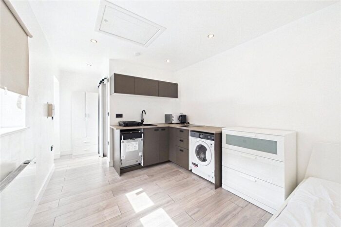 1 Bedroom Studio To Rent In Shipridge Drive, Spencers Wood, Reading, Berkshire, RG7
