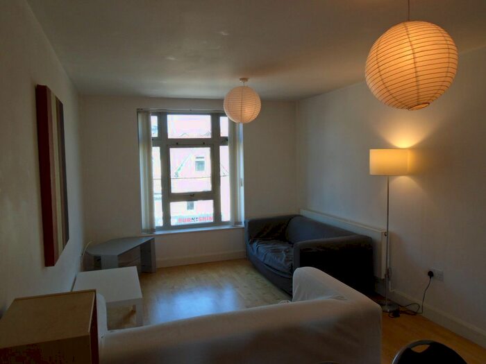 2 Bedroom Flat To Rent In Bristol Road, Selly Oak, Birmingham, B29