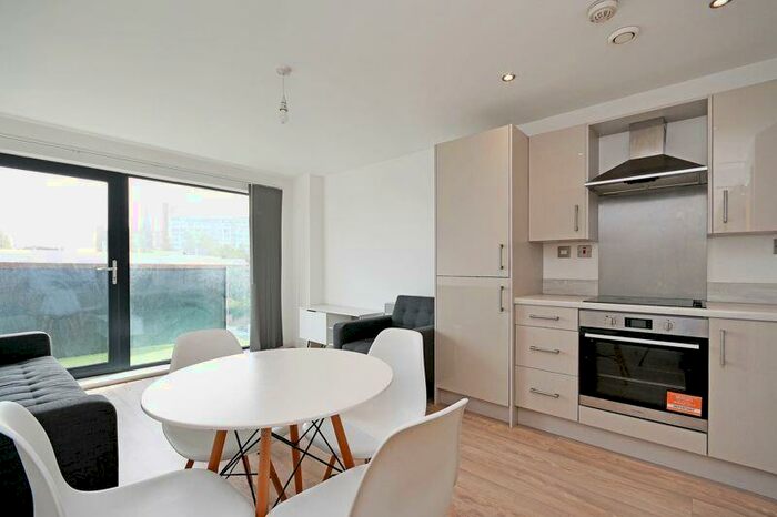 1 Bedroom Apartment To Rent In Apt The Gateway, Sheffield, S2