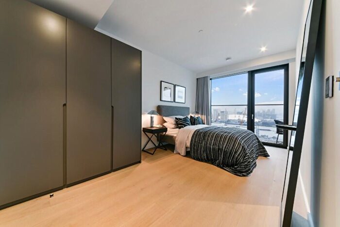 1 Bedroom Apartment To Rent In George Street, London, E14