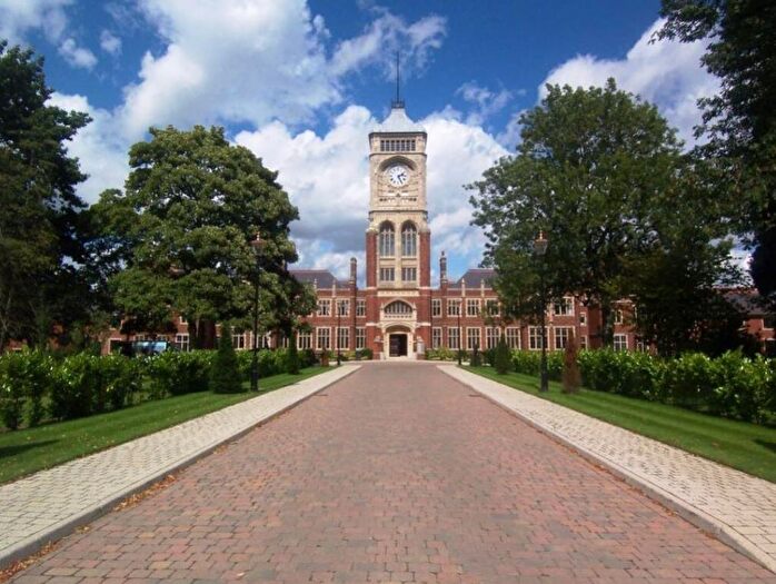 3 Bedroom Flat To Rent In Washington House, WD23