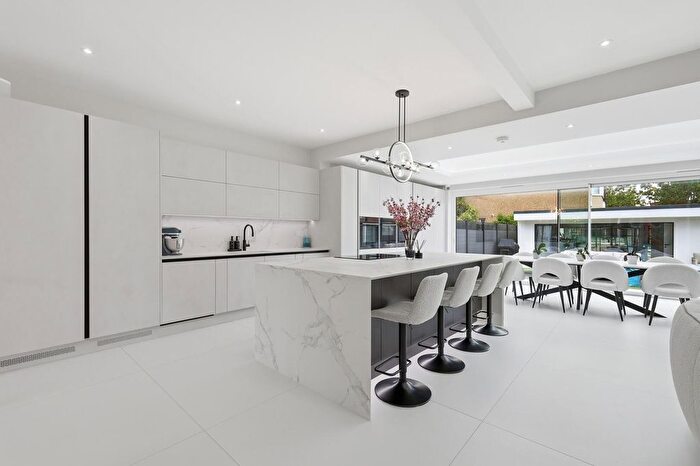 3 Bedroom Property For Sale In Grosvenor Road, Wanstead, E11