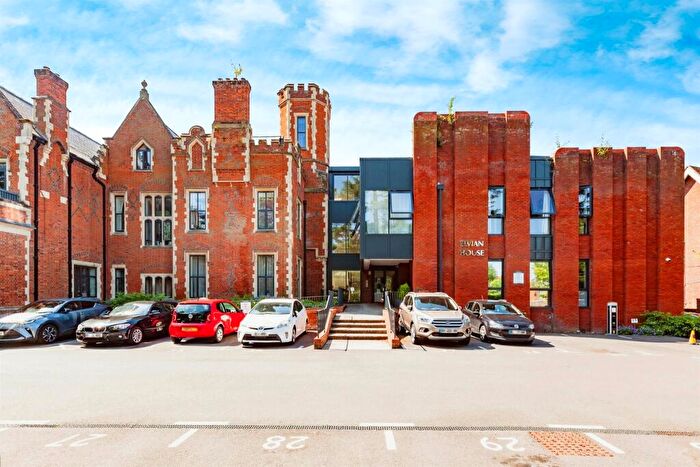 1 Bedroom Flat For Sale In Nixey Close, Slough, SL1