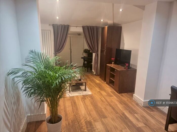 1 Bedroom Flat To Rent In Newbury, Newbury, RG14