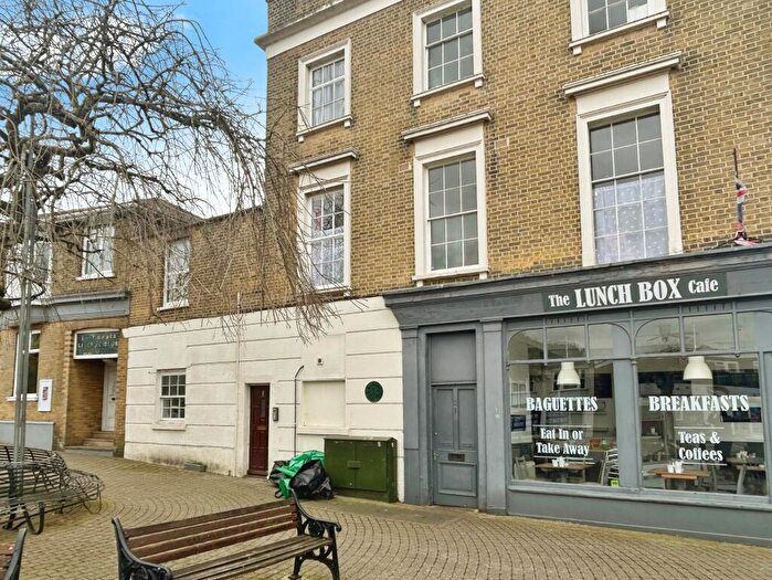 1 Bedroom Apartment To Rent In Clarence Road, East Cowes, PO32