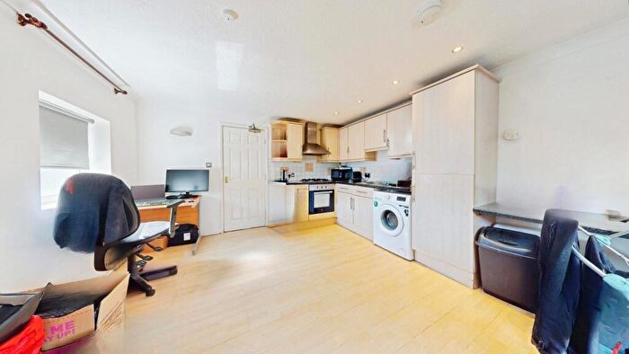 1 Bedroom Flat To Rent In Davis Terrace, Whitchurch, Cardiff, CF14