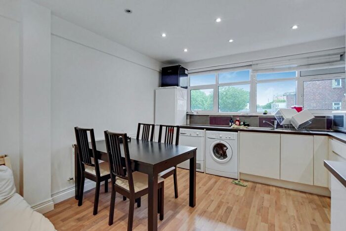 3 Bedroom Flat To Rent In Sidmouth Street, London, WC1H