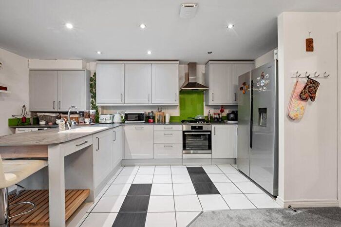 2 Bedroom Flat For Sale In Dorchester Road, Weymouth, DT3