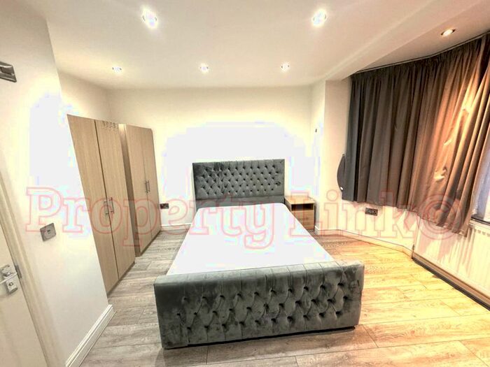 Property To Rent In Wanstead Lane, Cranbrook, Ilford, IG1