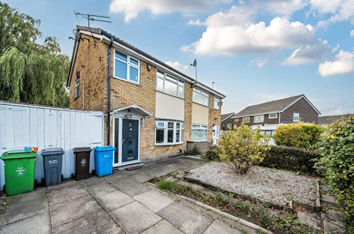 3 Bedroom Semi-Detached House For Sale In Carnoustie Close, Manchester, Greater Manchester, M40