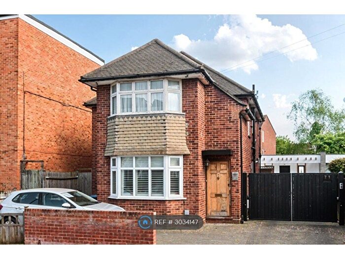 2 Bedroom Maisonette To Rent In Devonshire Road, London, SW19