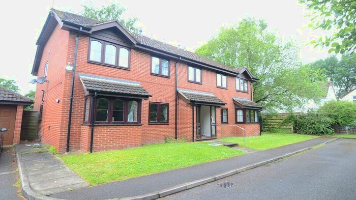 2 Bedroom Apartment To Rent In Elm Grove Road, GU14