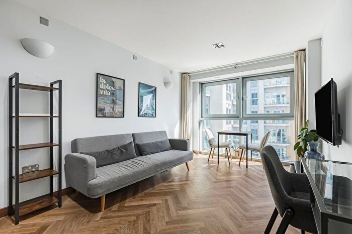 1 Bedroom Flat To Rent In Bridges Court Road, London, SW11