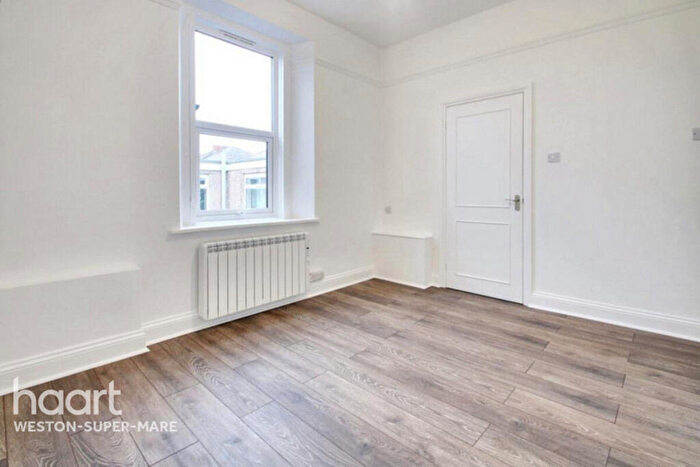 1 Bedroom Flat To Rent In Walliscote Road, Weston-super-mare, BS23