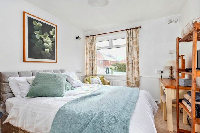 2 Bedroom Flat To Rent In Cecil Court, Ryndleside, Scarborough, North Yorkshire, YO12