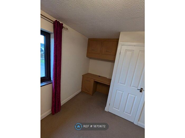 1 Bedroom Semi-Detached House To Rent In Northampton, Northampton, NN3