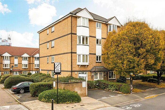 2 Bedroom Flat To Rent In Rossetti Road, Bermondsey, SE16