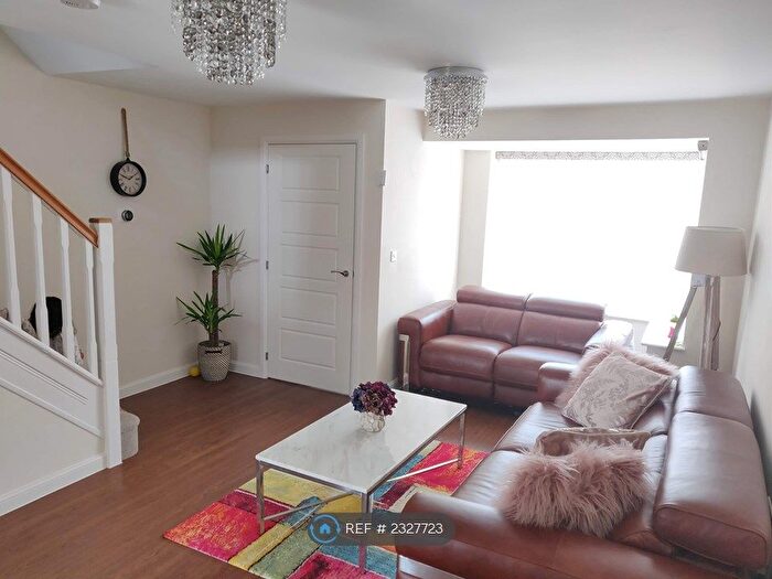 4 Bedroom Detached House To Rent In Croft Gardens, Wolverhampton, WV10