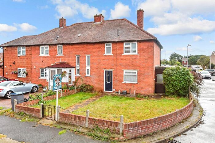 3 Bedroom Semi-Detached House For Sale In Brenchley Avenue, Deal, Kent, CT14