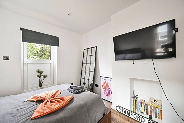 Studio To Rent In North End Road, West Kensington, London, W14