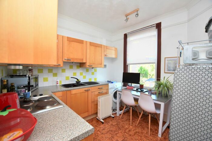Studio To Rent In Vista Road, Clacton-On-Sea, CO15