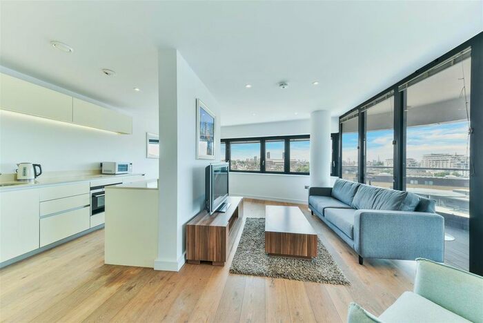 2 Bedroom Flat To Rent In Lambarde Square, Greenwich, London, SE10