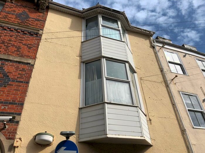 1 Bedroom Flat To Rent In East Street - Weymouth Town Centre, DT4