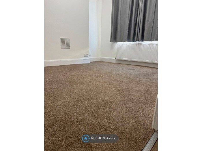 3 Bedroom Terraced House To Rent In Conway Road, Leicester, LE2