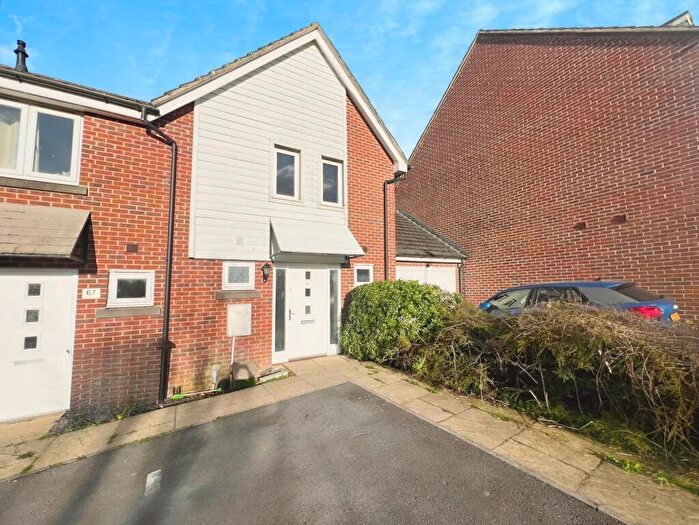 3 Bedroom End Of Terrace House To Rent In Carter Drive, Basingstoke, RG24