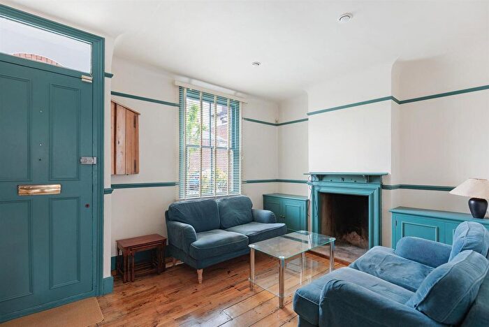 2 Bedroom Property To Rent In Hereward Road, Tooting, London, SW17