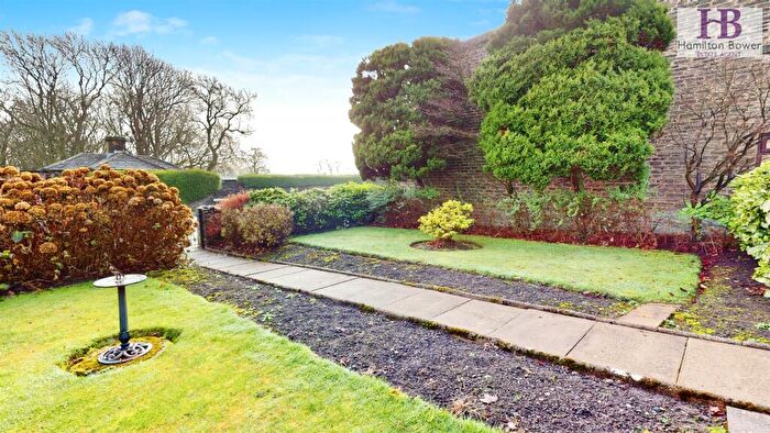 2 Bedroom Detached Bungalow For Sale In Halifax Road, Shelf, Halifax, HX3