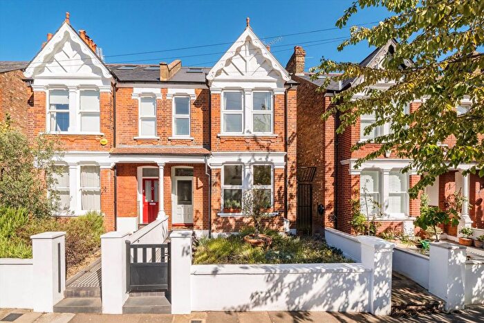 5 Bedroom Property For Sale In Julian Avenue, Acton, W3