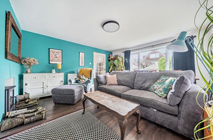 3 Bedroom Semi-Detached House For Sale In Mulberry Close, Backwell, BS48