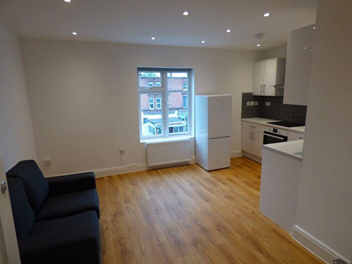 1 Bedroom Flat To Rent In Goldhawk Road, London, W12