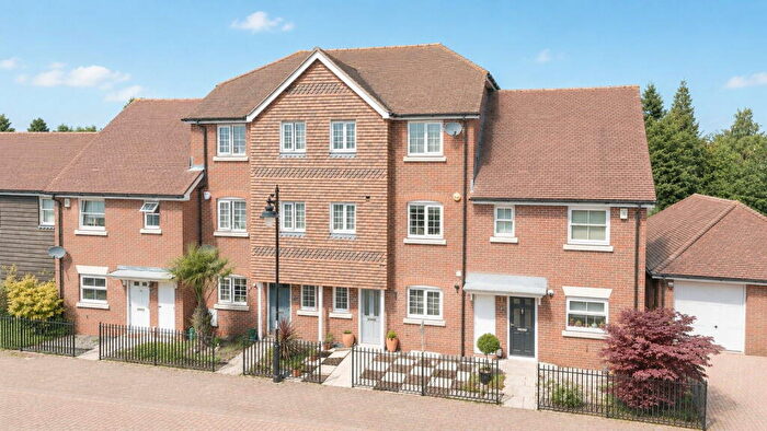 4 Bedroom Terraced House For Sale In Giffard Lane, Fleet, GU51