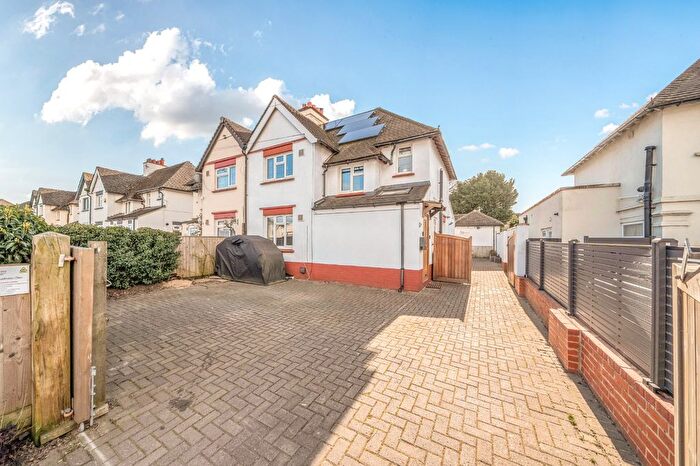 4 Bedroom Semi-Detached House For Sale In Park Road, Faringdon, Oxfordshire, SN7