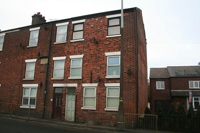 2 Bedroom Flat To Rent In Lower Heath, Congleton, CW12