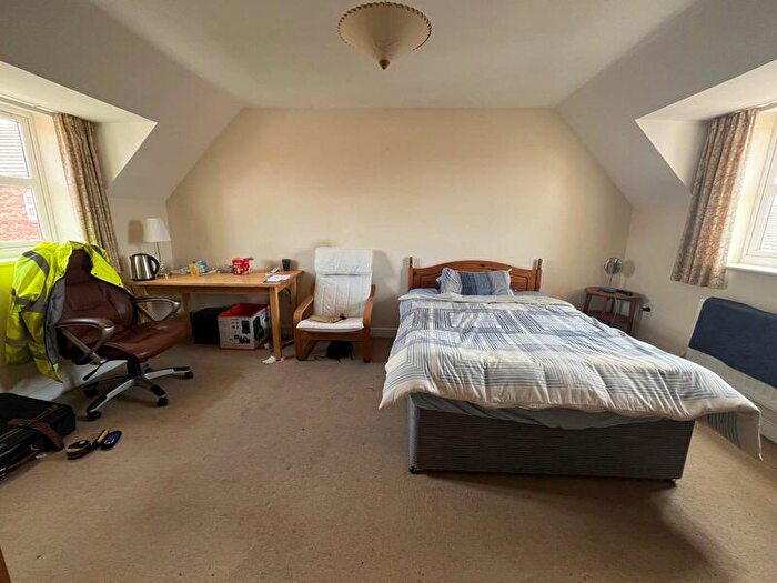 1 Bedroom House Of Multiple Occupation To Rent In Supersized Double Room - Kings Drive, Bristol, BS34