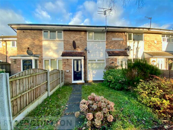 2 Bedroom Town House To Rent In Evesham Walk, Alkrington, Middleton, Manchester, M24