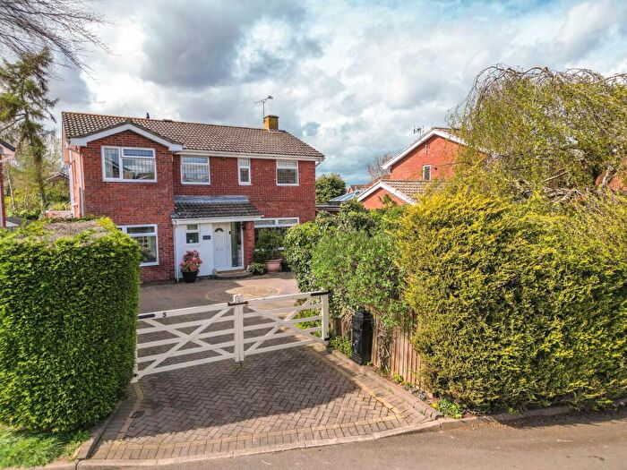 4 Bedroom Detached House For Sale In Chartwell Close, Nuneaton, CV11