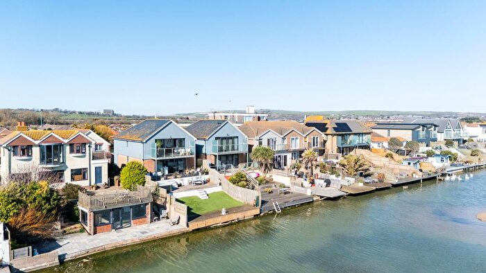 4 Bedroom Detached House For Sale In Brighton Road, Lancing, BN15