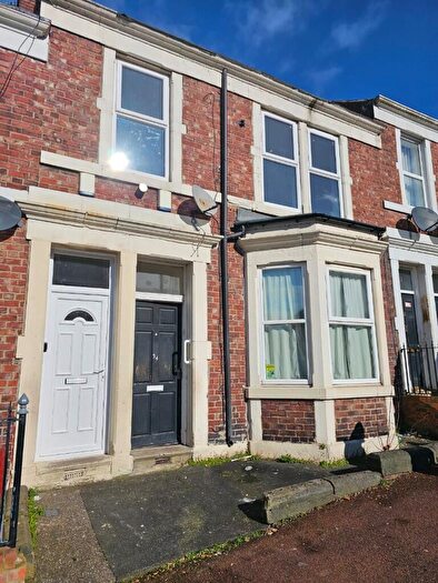 3 Bedroom Flat To Rent In Trevethick Street, Gateshead, Tyne And Wear, NE8