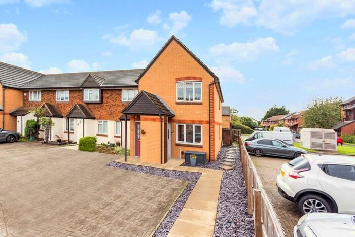 1 Bedroom Flat To Rent In Faulkner Close, Dagenham, RM8