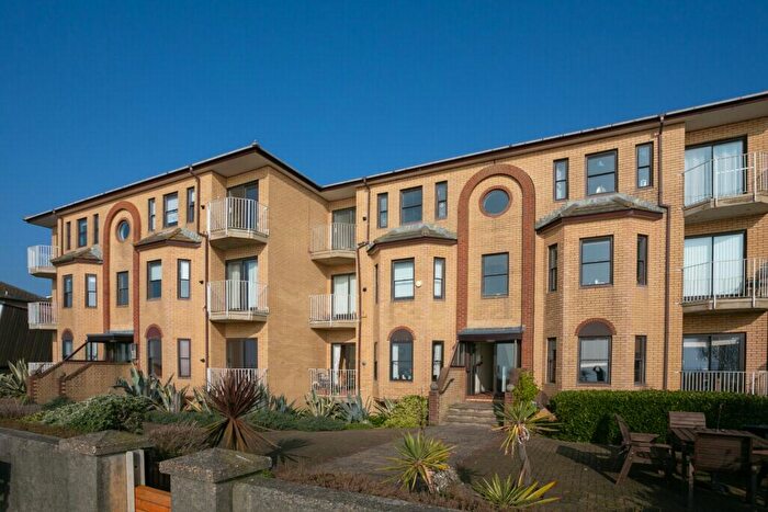 2 Bedroom Flat For Sale In Marine Parade, Hythe, CT21