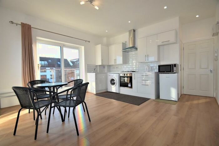 1 Bedroom Apartment To Rent In Horse Sands Close, Southsea, PO4