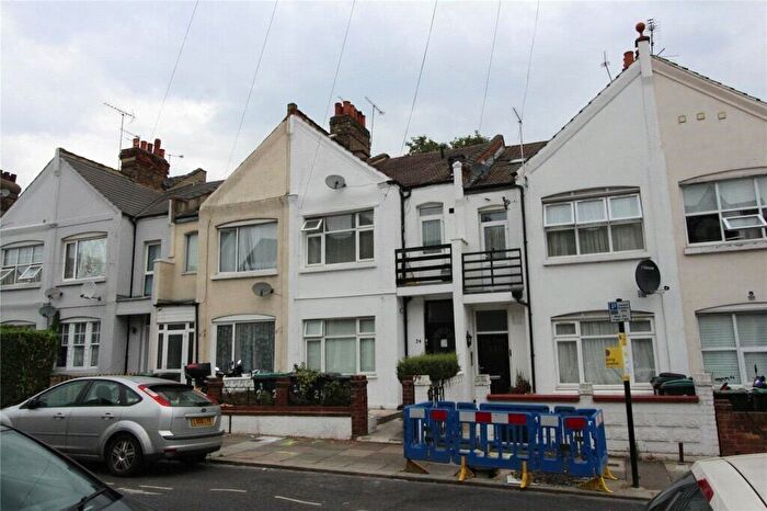 1 Bedroom Flat To Rent In Lascotts Road, Wood Green, London, N22