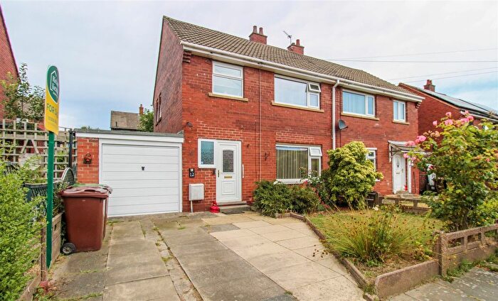 3 Bedroom Semi Detached House For Sale In Sunnydale Road, Ossett, WF5