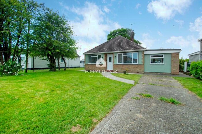 2 Bedroom Bungalow To Rent In Weeley Road, Little Clacton, CO16