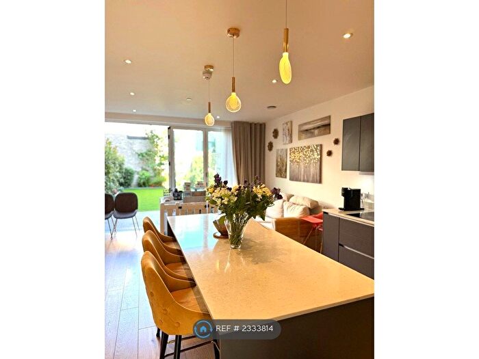 4 Bedroom Semi-Detached House To Rent In Hubbard Street, London, SE10