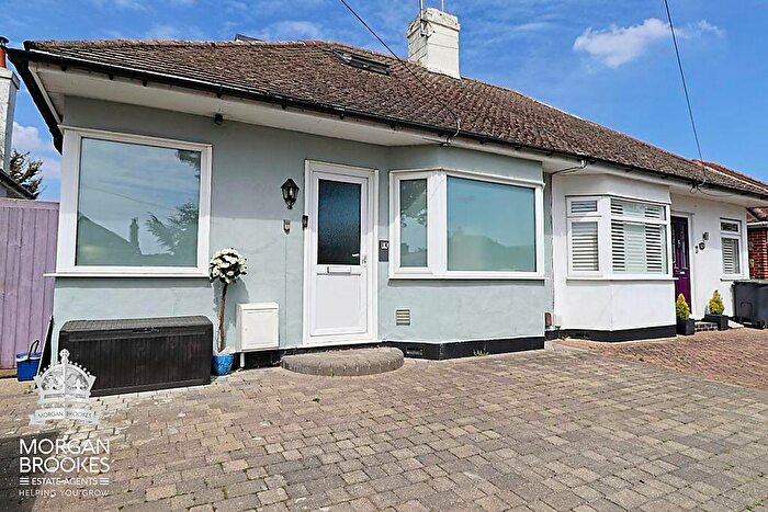 3 Bedroom Bungalow For Sale In North Crescent, Southend On Sea, SS2